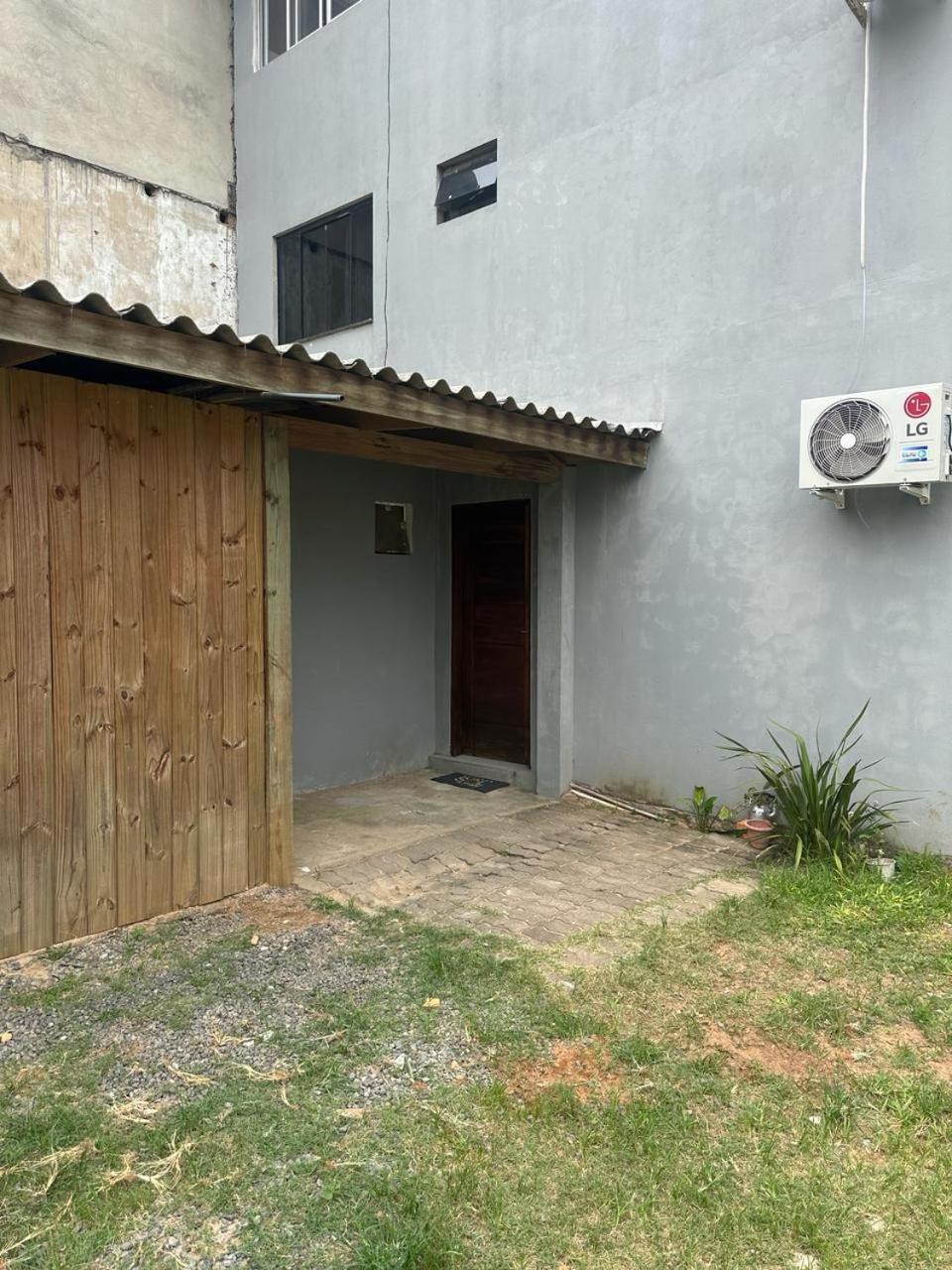 Sobrado Com Terraco E Area De Churrasqueira. Torres Buitenkant foto